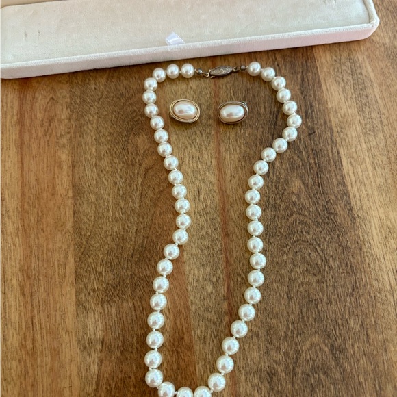 Vintage Cultured Pearl Necklace and Earring Set - Picture 3 of 4